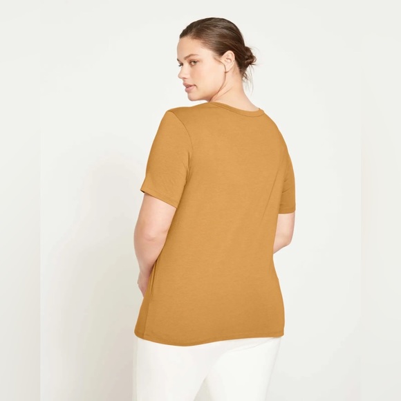 [Universal Standard] Elevated Buttons Tee - Picture 4 of 5